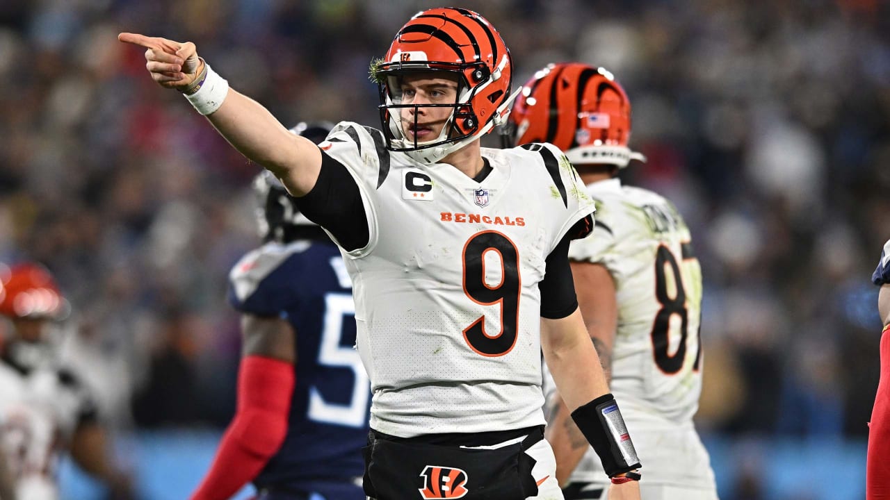 Joe Burrow pointing to the busses in a week where Edgeville almost forgot they had a game